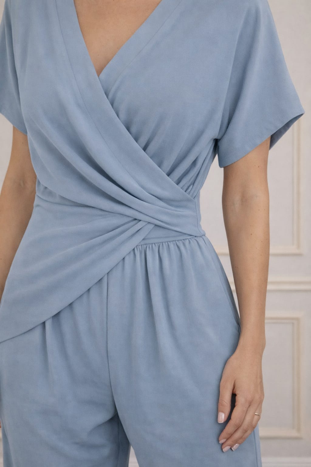 VALYNEA | MONO ELEGANTE