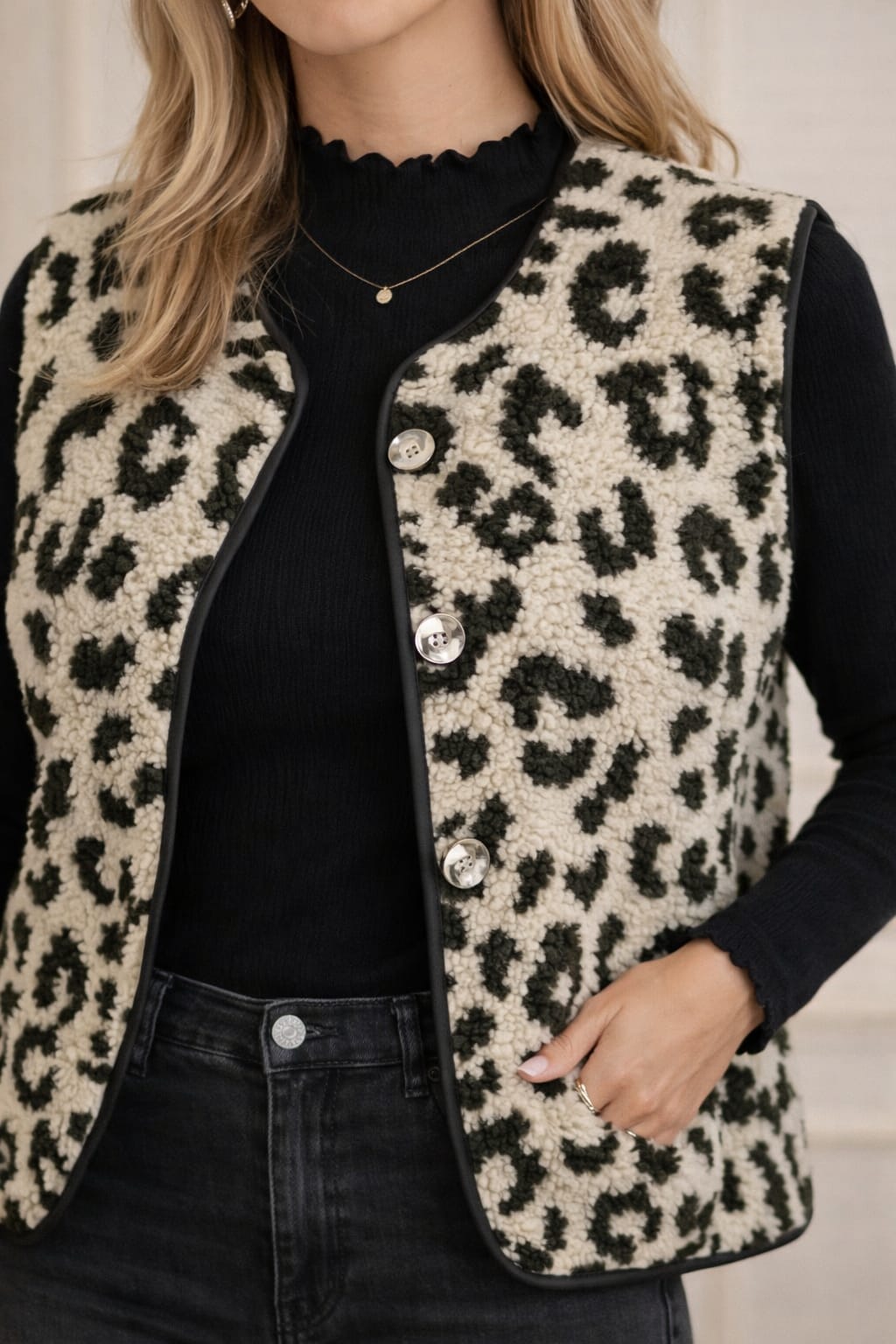 TALYNE | CHALECO BORREGO