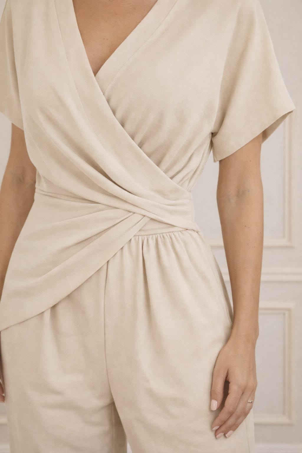 VALYNEA | MONO ELEGANTE